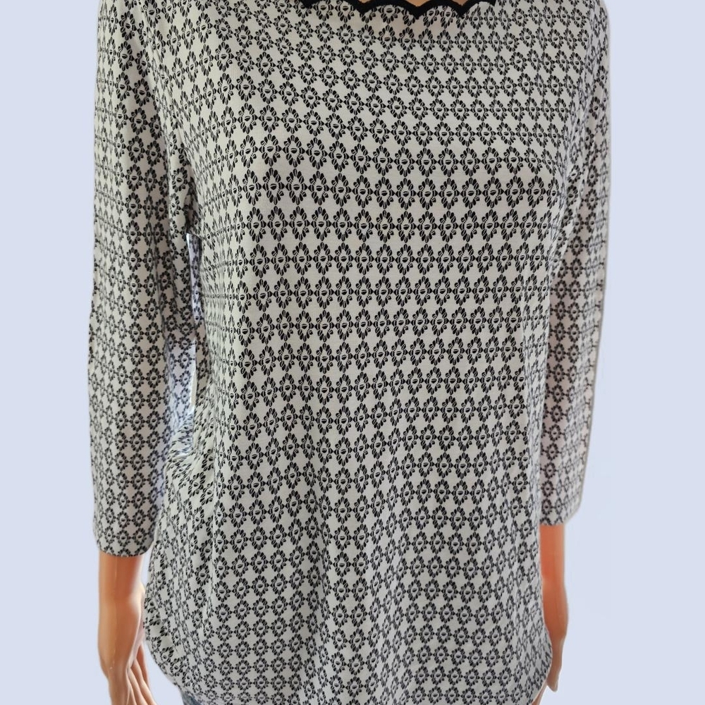 Ann Taylor Black and White Boxy Blouse with Peter Pan Collar